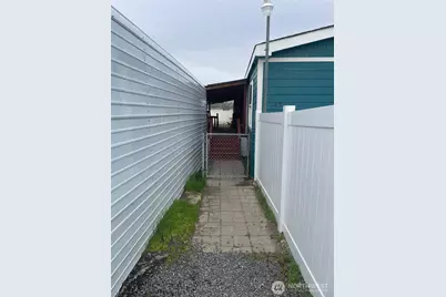 3057 Road H NE #47, Moses Lake, WA 98837 - Photo 4