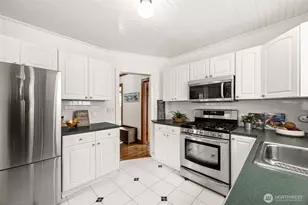 2819 NW 68th St, Seattle, WA 98117 - Photo 10