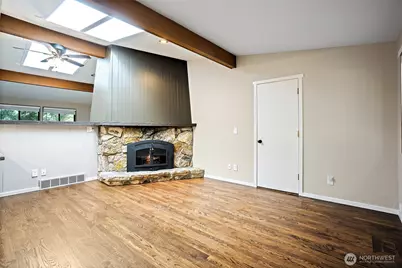 22201 NE 2nd Street, Sammamish, WA 98074 - Photo 14