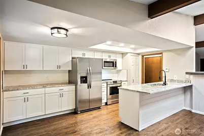 22201 NE 2nd Street, Sammamish, WA 98074 - Photo 4