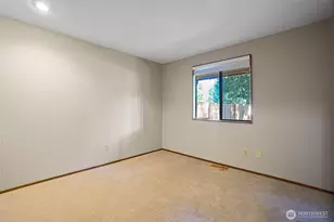 22201 NE 2nd St, Sammamish, WA 98074 - Photo 6