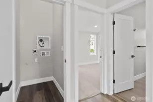 503 NE 42nd St, Seattle, WA 98105 - Photo 12