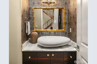 1018 E Lake Sammamish Parkway SE, Sammamish, WA 98075 - Photo 16