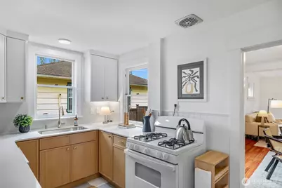 5812 46th Avenue S, Seattle, WA 98118 - Photo 14