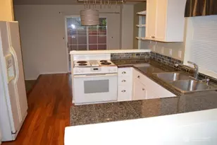 9981 Avondale Rd NE, Redmond, WA 98052 - Photo 2