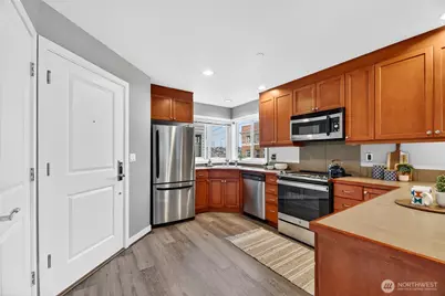 321 E Thomas Street #303, Seattle, WA 98102 - Photo 4