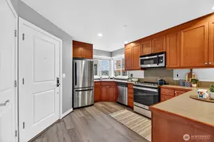 321 E Thomas St, Seattle, WA 98102 - Photo 4