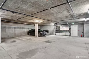 321 E Thomas St, Seattle, WA 98102 - Photo 24