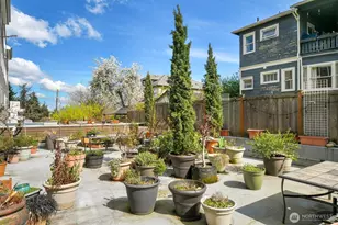 2350 10th Ave E, Seattle, WA 98102 - Photo 24