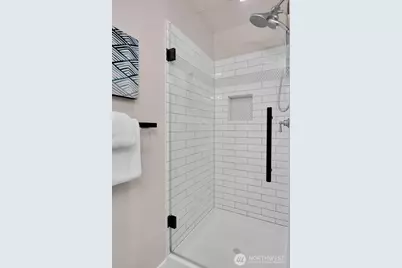2350 10th Avenue E #111, Seattle, WA 98102 - Photo 18