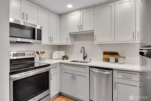 2350 10th Ave E, Seattle, WA 98102 - Photo 10