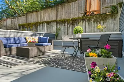 2350 10th Avenue E #111, Seattle, WA 98102 - Photo 2