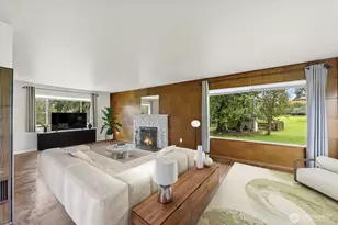 1105 21st St SW, Puyallup, WA 98371 - Photo 2