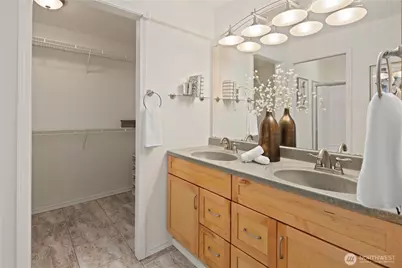 24908 Lake Wilderness Country Club Drive SE, Maple Valley, WA 98038 - Photo 32