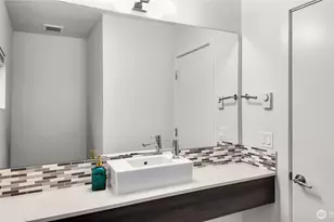 4233 S Lucile St, Seattle, WA 98118 - Photo 10