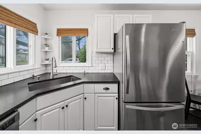 8404 12th Avenue S, Seattle, WA 98108 - Photo 8