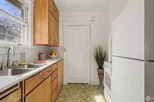 7220 4th Ave NW, Seattle, WA 98117 - Photo 8