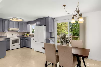 2520 166th Avenue NE, Bellevue, WA 98008 - Photo 8