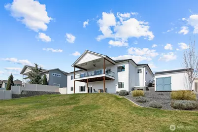 885 Autumn Crest Drive, Wenatchee, WA 98801 - Photo 2