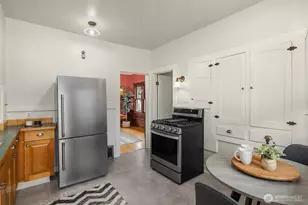 3220 NW 69th St, Seattle, WA 98117 - Photo 12