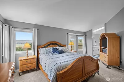 5801 51st Avenue Ct E, Tacoma, WA 98443 - Photo 18