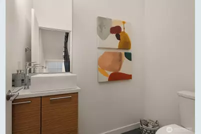 2330 W Plymouth Street #B, Seattle, WA 98199 - Photo 18