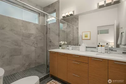 2330 W Plymouth Street #B, Seattle, WA 98199 - Photo 22