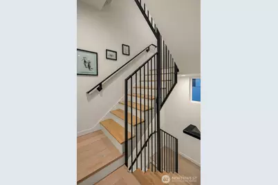 2330 W Plymouth Street #B, Seattle, WA 98199 - Photo 8