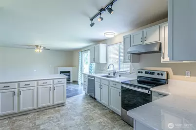 8935 SE Chatham Court SE, Olympia, WA 98513 - Photo 6