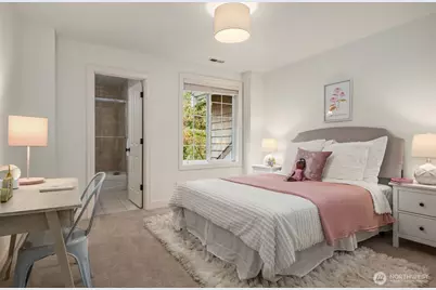 13609 NE 28th Street, Bellevue, WA 98005 - Photo 16