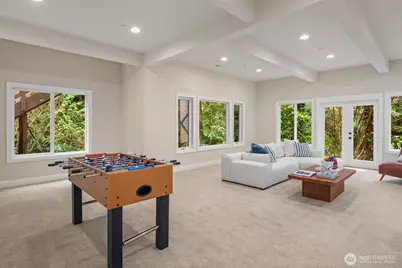 13609 NE 28th Street, Bellevue, WA 98005 - Photo 20