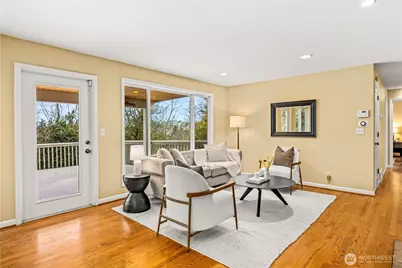 231 105th Avenue SE, Bellevue, WA 98004 - Photo 6