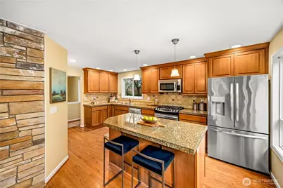 231 105th Avenue SE, Bellevue, WA 98004 - Photo 14