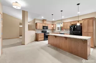 730 Farmington Dr, Burlington, WA 98233 - Photo 10