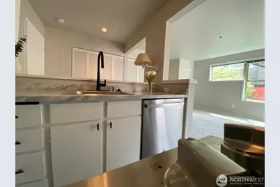 3429 Burke Avenue N #23, Seattle, WA 98103 - Photo 28