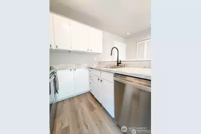 3429 Burke Avenue N #23, Seattle, WA 98103 - Photo 4