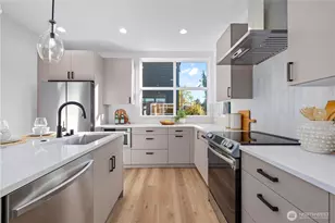 1704 A N 47th St, Seattle, WA 98103 - Photo 10