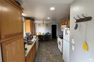 17123 E 6th Ave Ct, Spanaway, WA 98387 - Photo 10