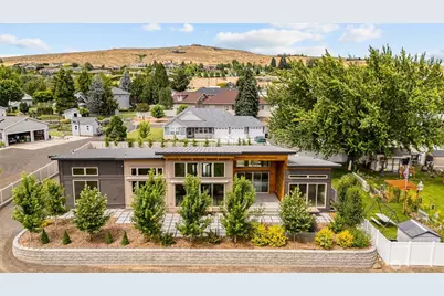 8 N 96th Avenue, Yakima, WA 98908 - Photo 2