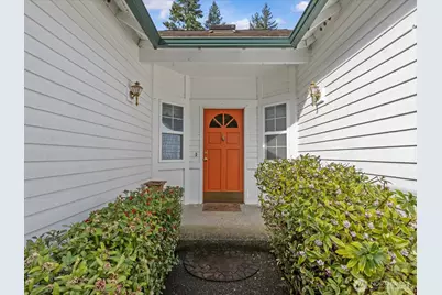 25719 Lake Wilderness Country Club Drive SE, Maple Valley, WA 98038 - Photo 4