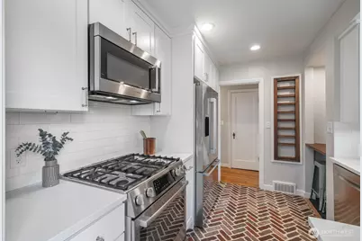 5232 38th Avenue NE, Seattle, WA 98105 - Photo 18