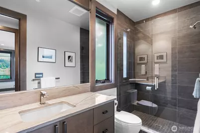 5629 Pleasure Point Lane SE, Bellevue, WA 98006 - Photo 26