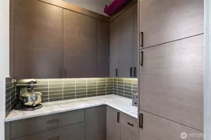 5629 Pleasure Point Ln SE, Bellevue, WA 98006 - Photo 14