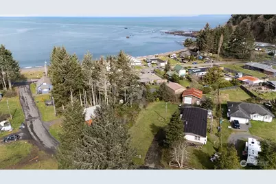 42 Fisherman Street, Clallam Bay, WA 98326 - Photo 2