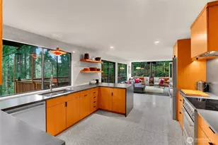 19616 44th Pl NE, Lake Forest Park, WA 98155 - Photo 8