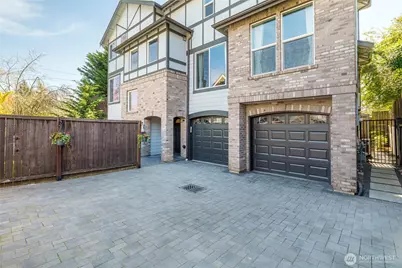 421 NE 60th Street, Seattle, WA 98115 - Photo 1