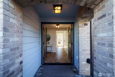 421 NE 60th Street, Seattle, WA 98115 - Photo 2