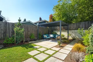 421 NE 60th St, Seattle, WA 98115 - Photo 32