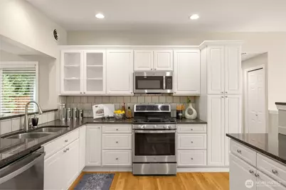 334 157th Avenue NE, Bellevue, WA 98008 - Photo 10