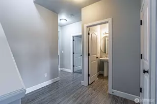 917 NE Burton Ray Street NE, Lacey, WA 98516 - Photo 4